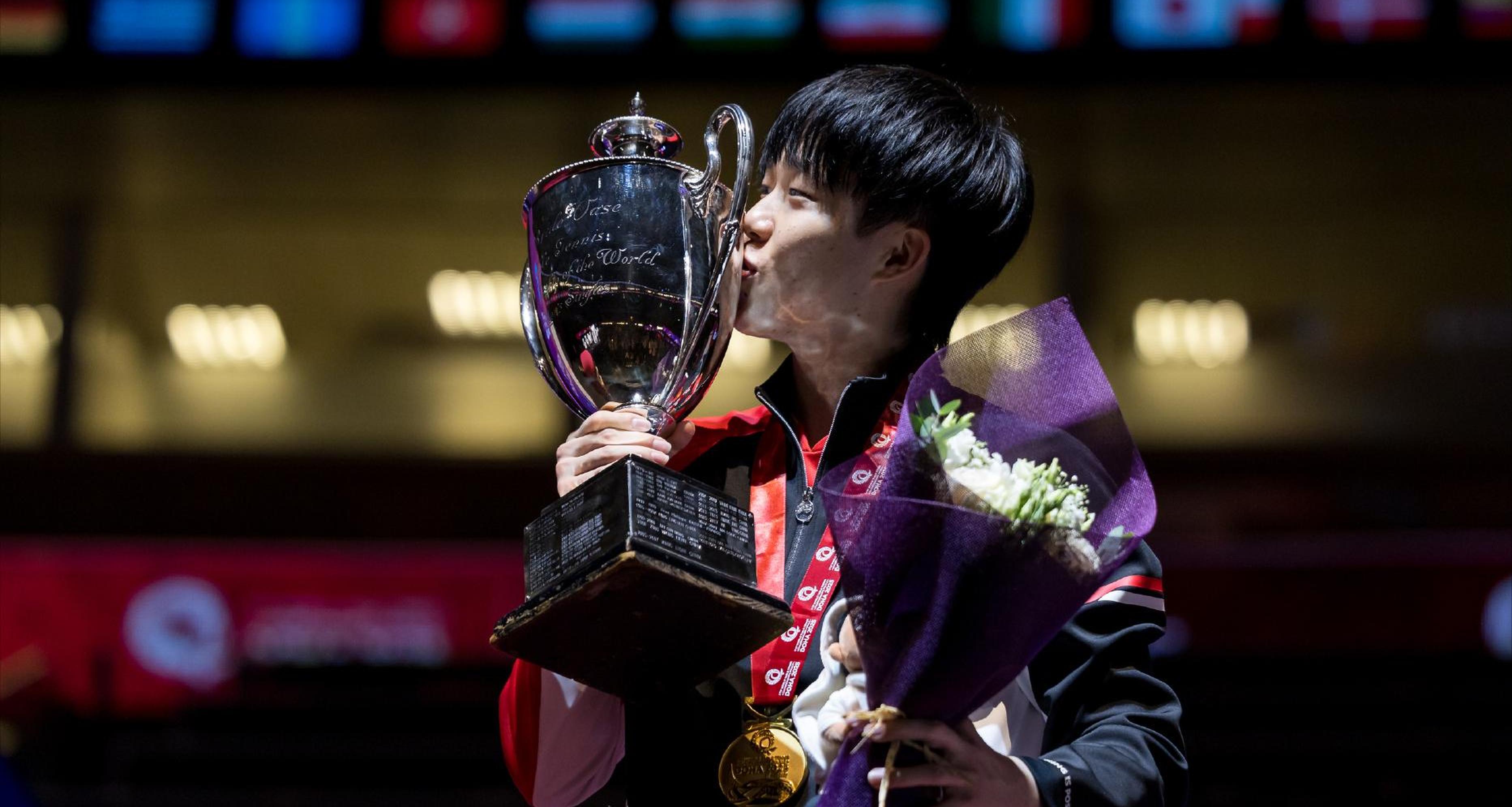 关于中国乒乓球队爆冷瑞典乒乓球队,奥恰洛夫统治全场的信息 关于中国乒乓球队爆冷瑞典乒乓球队,奥恰洛夫统治全场的信息